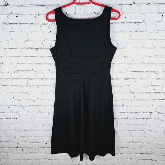 EDDIE BAUER | Aster Travex crossover surplice v-neck travel hiking dress - Picture 3 of 7